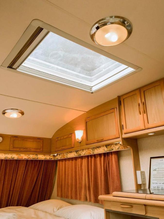 Nice Nite Campervans Пра Након Си Аютая Екстериор снимка