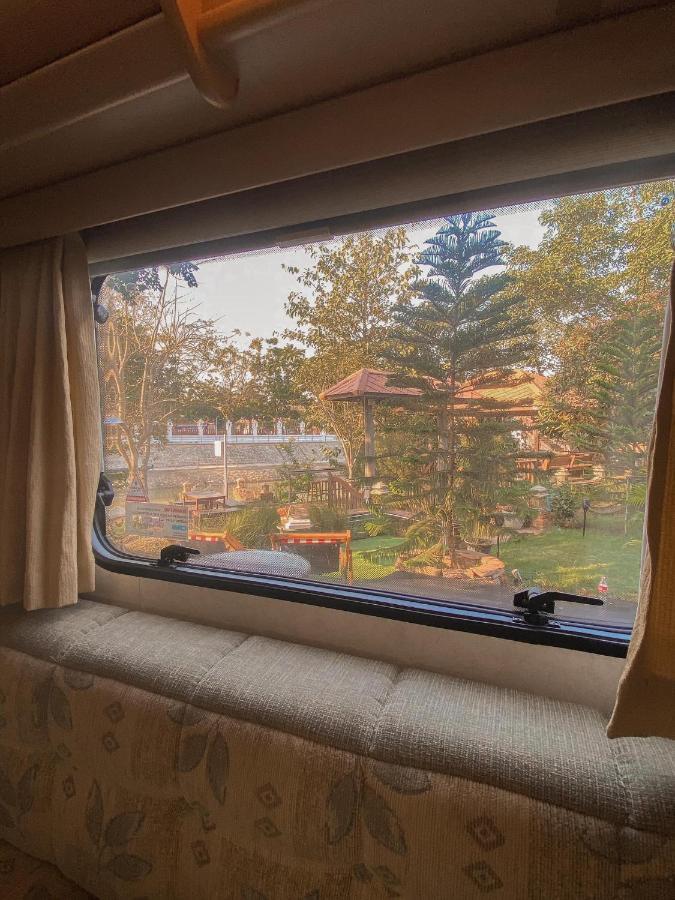 Nice Nite Campervans Пра Након Си Аютая Екстериор снимка