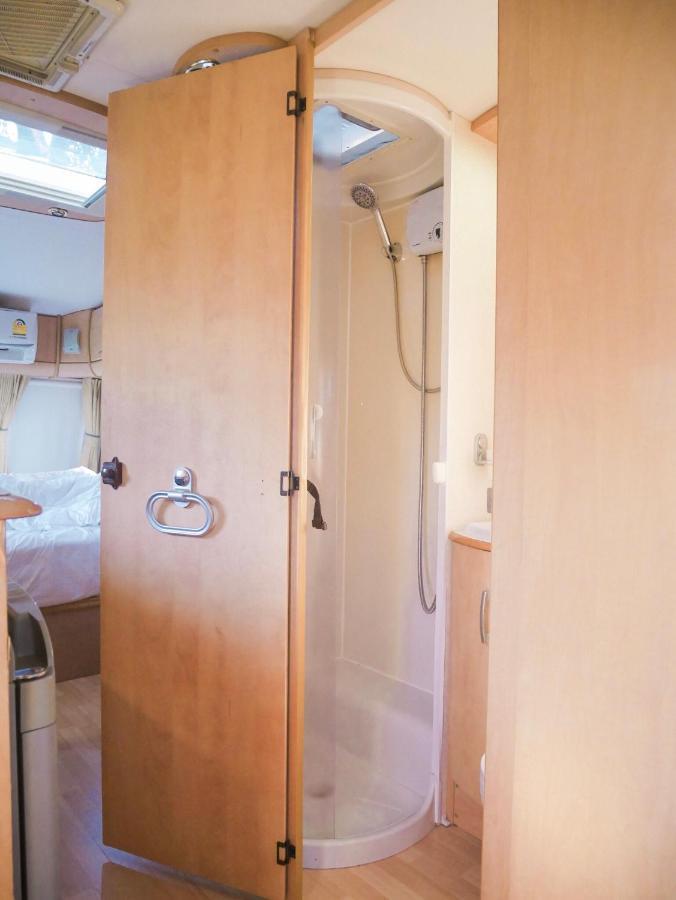 Nice Nite Campervans Пра Након Си Аютая Екстериор снимка